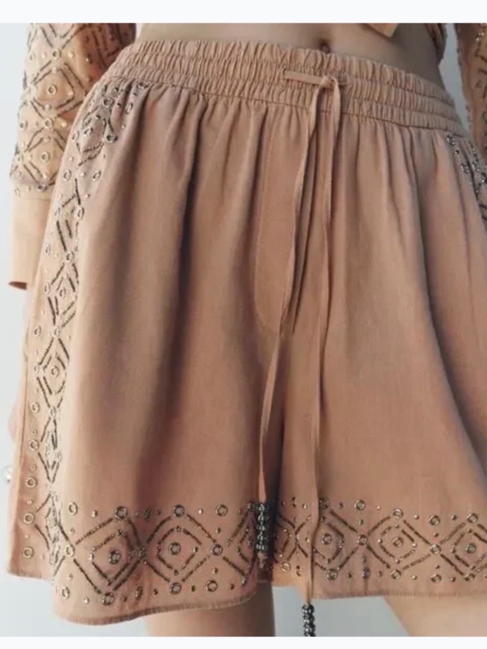 Zara Beaded Embroidery Grommet Pull On Relaxed Short Tan SZ M